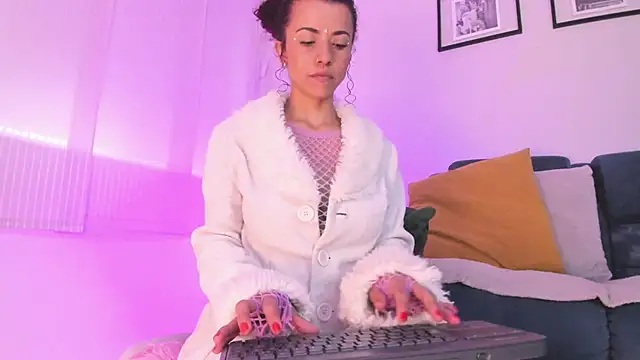 sussankeller online show from November 20, 12:39 pm