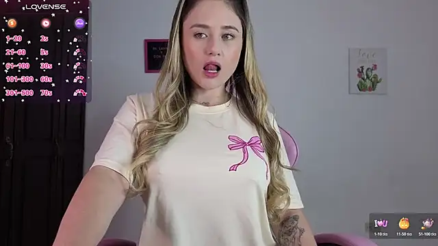 Veronika  Winslow  online show from October 31, 5:09 am