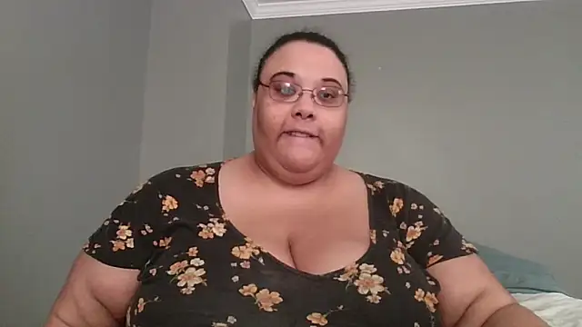 SexyBBW10790 online show from April 7, 2:08 pm