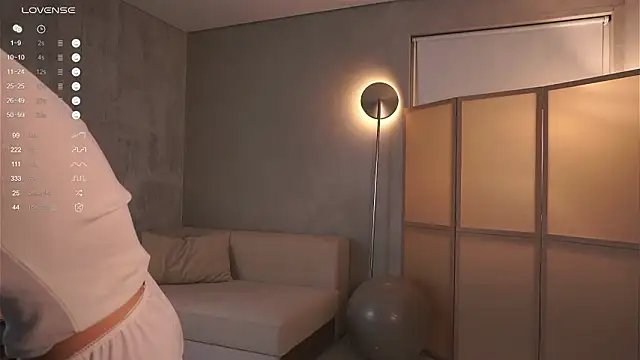 Moon cutie online show from February 3, 6:34 pm