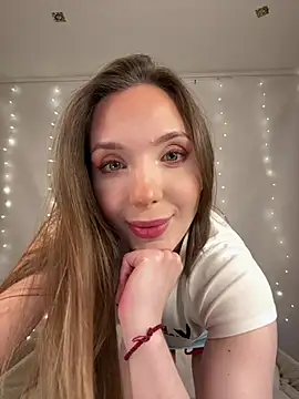 LINA ALL EYES ON YOU online show from April 25, 6:49 pm