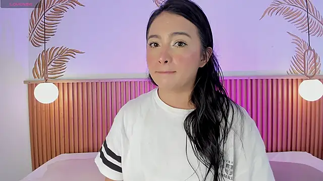 Valleriie  online show from March 25, 3:59 pm