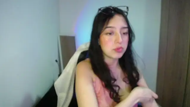 Snapshot of immisssilver chatting on September 20, 1:59 am immisssilver online show from September 20, 1:59 am