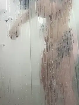 yumi-hot online show from March 27, 1:45 pm