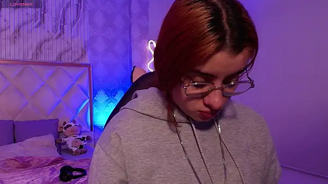 Naomy tay1 online show from November 22, 2:58 am