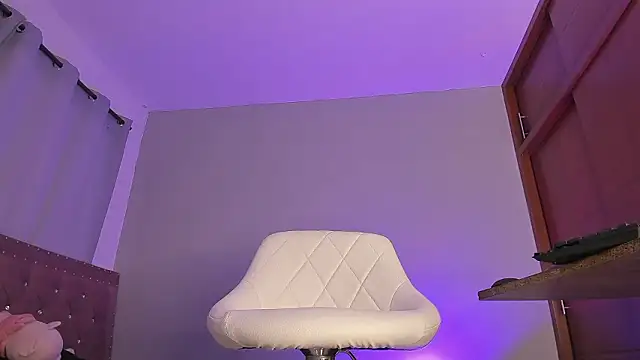 Lucy shen  online show from March 28, 12:33 am