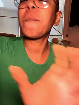 aliasyourfav online show from April 29, 10:18 am