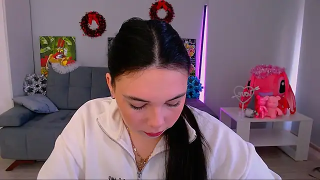 queenofthesense  online show from December 15, 8:41 am