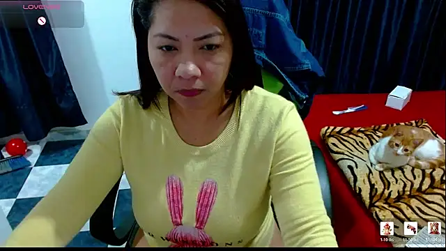 hiilarybrown online show from July 15, 2:05 am