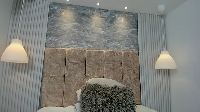 leilapons online show from September 16, 8:50 pm