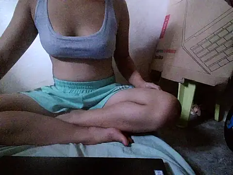 Snapshot of peachysweetie23 chatting on May 31, 8:20 am peachysweetie23 online show from May 31, 8:20 am