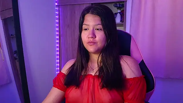 Oliviawatson1 online show from April 10, 12:22 pm