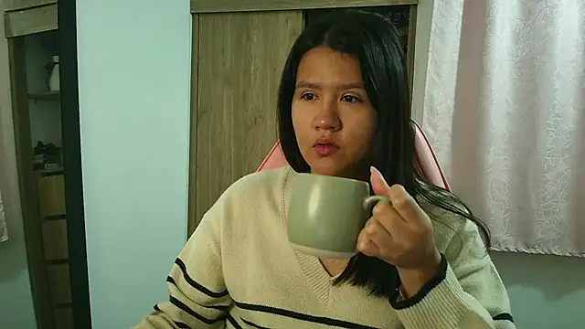 Oliviawatson1 online show from March 2, 12:01 pm