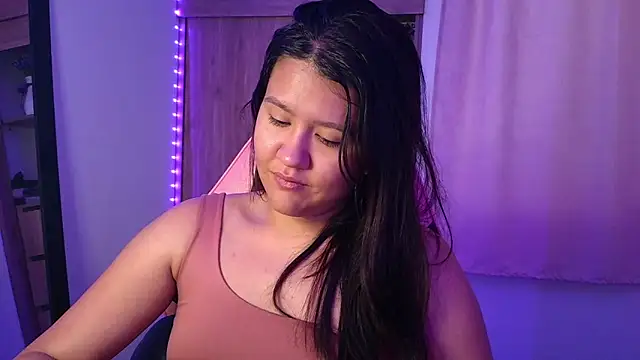 Oliviawatson1 online show from March 11, 12:31 pm