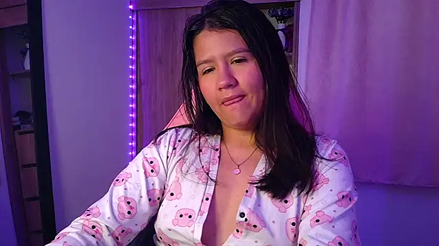 Oliviawatson1 online show from February 21, 12:06 pm