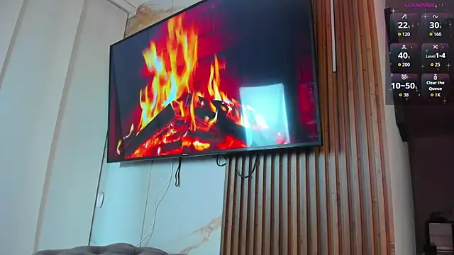 Michelle Ferrerr online show from April 17, 10:28 am