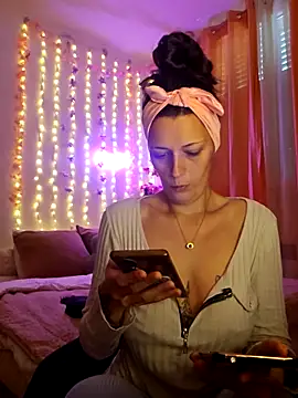 Mila Luciphya online show from February 17, 12:15 pm