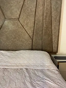 Isabela Colins online show from September 18, 12:58 pm