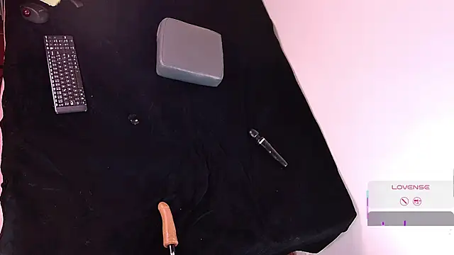 Lena Darko online show from April 24, 8:33 pm