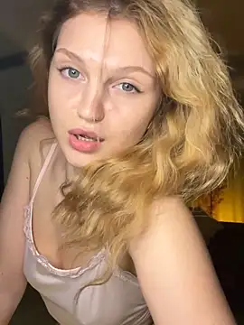 Emaline Fane online show from November 15, 6:42 pm