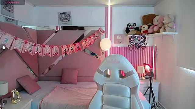 Mia garcia28 online show from February 19, 8:07 pm