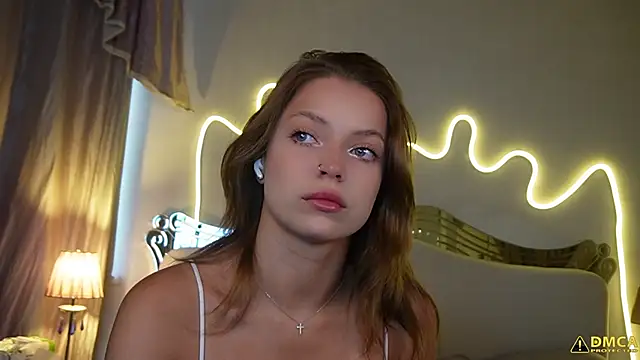 kellypeachcake online show from March 2, 5:19 am