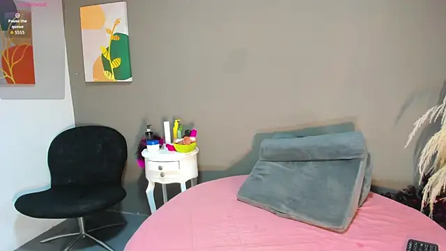 sienna glow online show from November 4, 12:10 pm