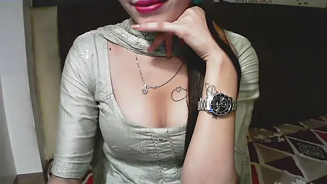 elize   online show from December 18, 6:07 am