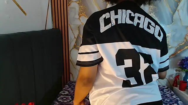 AmbarSmit online show from April 15, 11:22 am