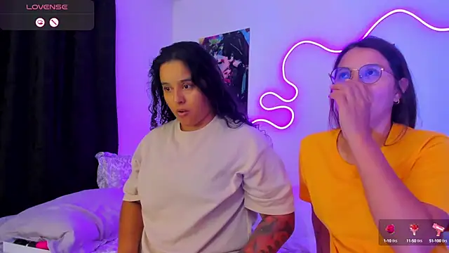 Snapshot of Dilan_and_Mia chatting on October 11, 2:38 am Dilan and Mia online show from October 11, 2:38 am