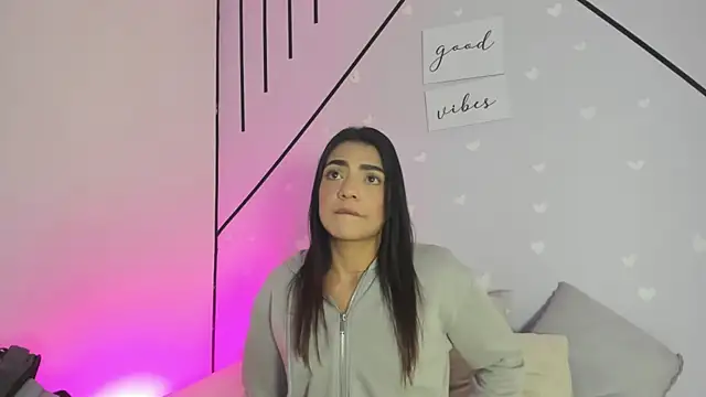 MiahCornell  online show from March 23, 1:17 pm