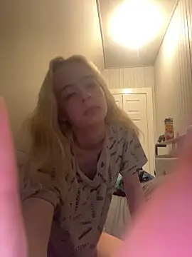 SeccySerena online show from May 17, 3:22 pm