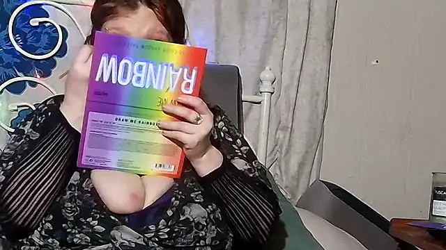 g0lden are0las89 online show from April 21, 3:35 am