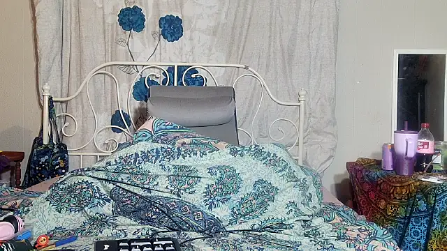 g0lden are0las89 online show from March 30, 1:49 am