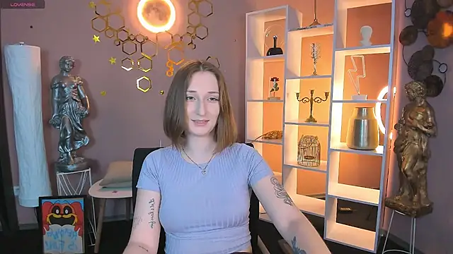 eva smiith  online show from June 4, 5:45 am