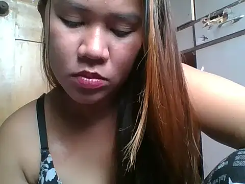 Snapshot of Bhubbles888 chatting on February 18, 4:55 am Bhubbles888 online show from February 18, 4:55 am