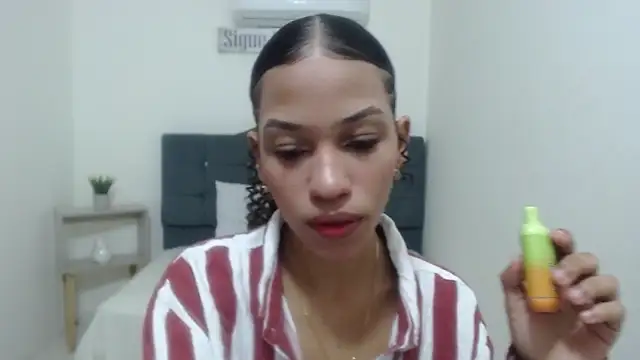 KittyLove s online show from April 25, 8:28 pm