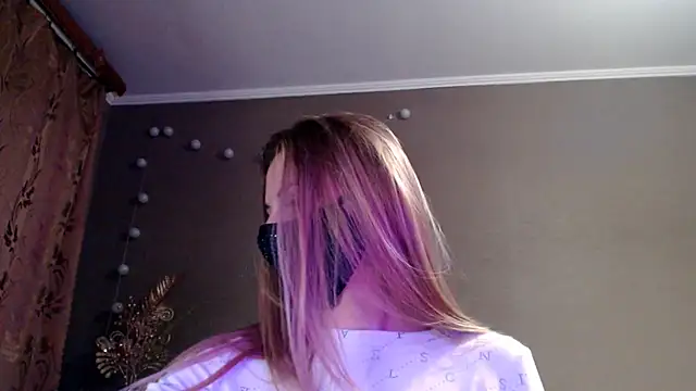 Iris lave online show from April 15, 7:58 pm