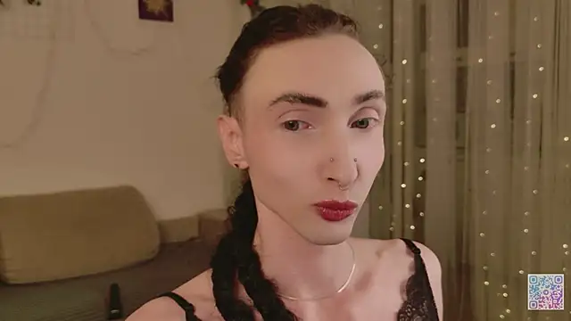 Queen of tease online show from April 11, 4:18 am