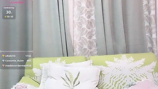 Aiyi909- online show from April 16, 9:39 pm