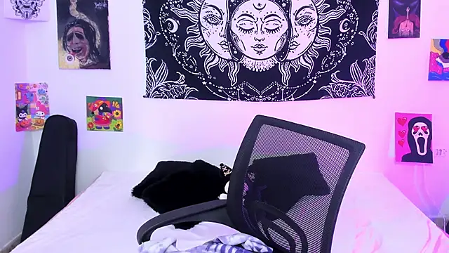 Rose 72 online show from May 31, 6:09 pm