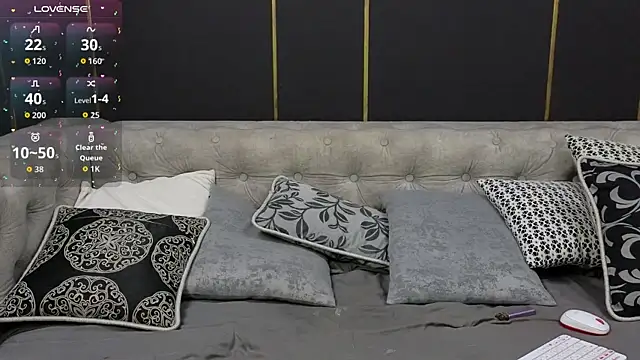 Snapshot of Holypinkie chatting on October 21, 3:32 am Holypinkie online show from October 21, 3:32 am