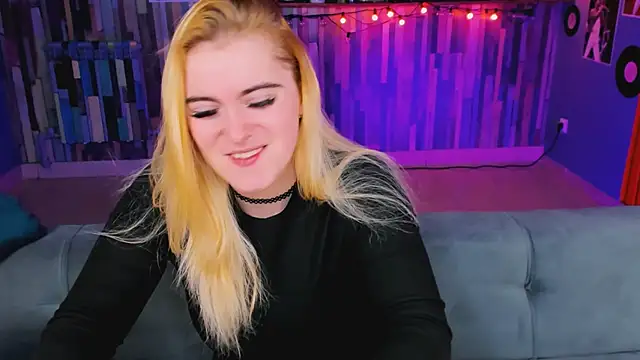 Stef Nicks online show from December 15, 9:36 am