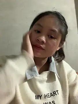 NhuFox online show from February 9, 1:24 pm