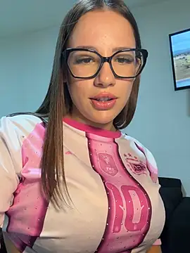 AlessiaaRuso1 online show from June 24, 2:10 am