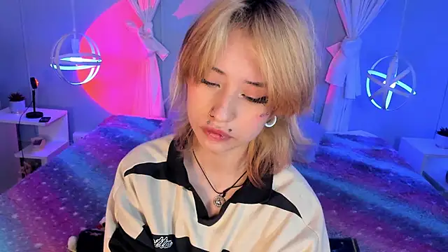 Hannahpage online show from October 8, 11:36 am