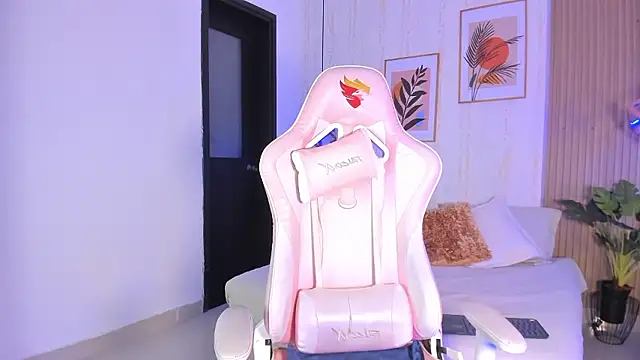 Ayleen Dunkan online show from January 15, 1:28 pm