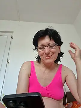 Vera Elle online show from February 11, 1:01 pm