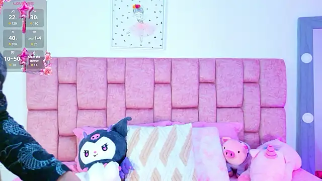 ScarlettLuxe online show from February 20, 7:04 pm