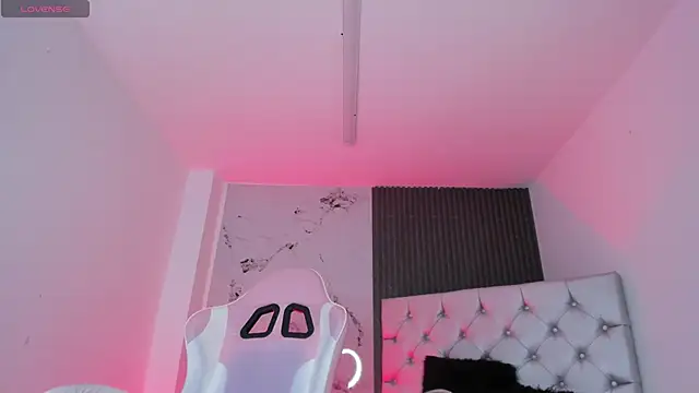 chloesagee online show from November 17, 11:38 pm